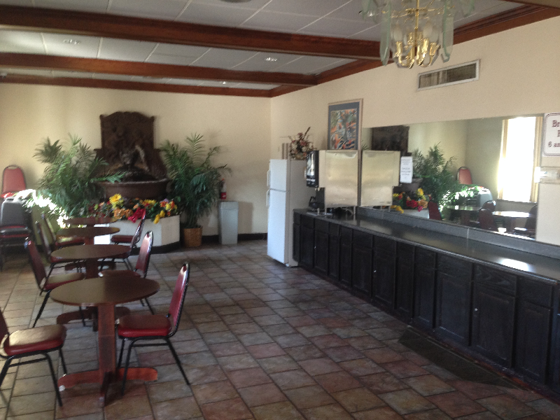 Breakfast Area Garden Inn & Suites